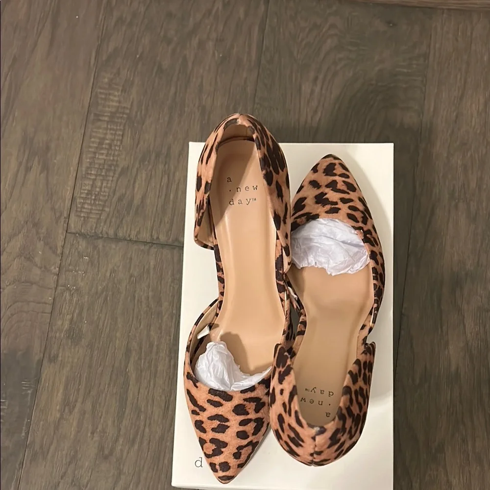 Leopard Print Women's Heels - Picture 2 of 3